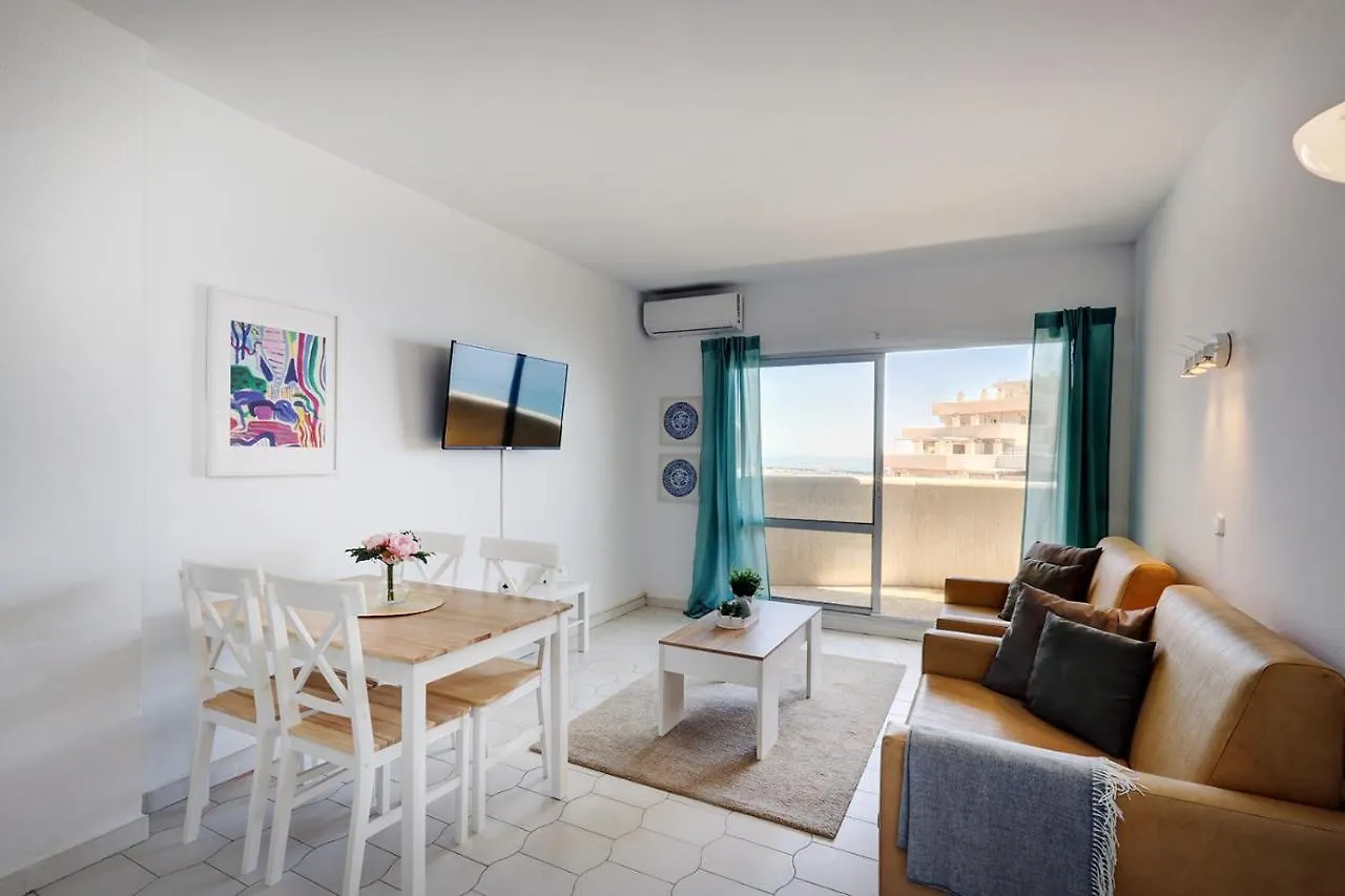 095 - Bright & Comfortable Holiday Apartment With Water Park & Sea Views Benalmadena Spain