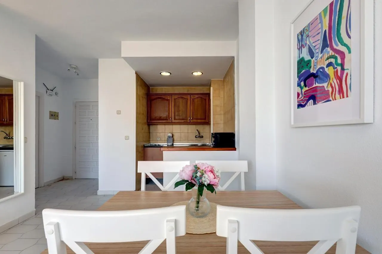 095 - Bright & Comfortable Holiday Apartment With Water Park & Sea Views Benalmádena