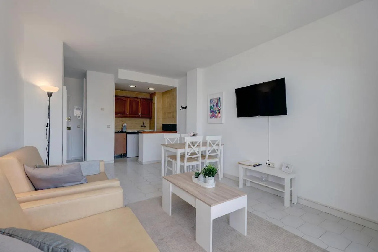 095 - Bright & Comfortable Holiday Apartment With Water Park & Sea Views Benalmádena España